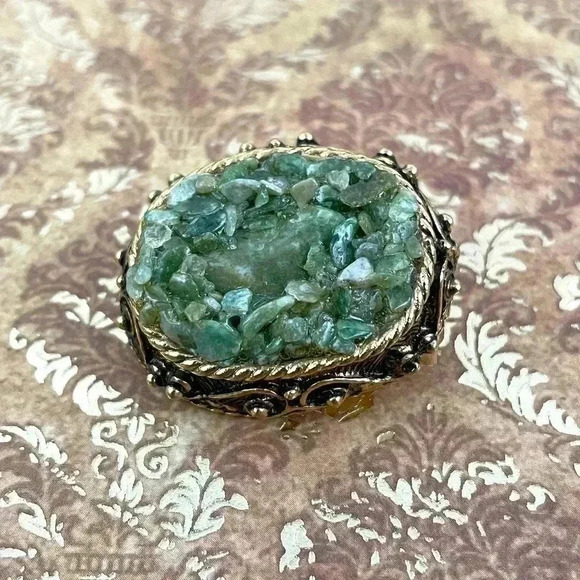 Oval Green Jade Pebble Chip Inlay Mosaic Ornate Gold Tone Brooch 1.5" - Picture 5 of 8